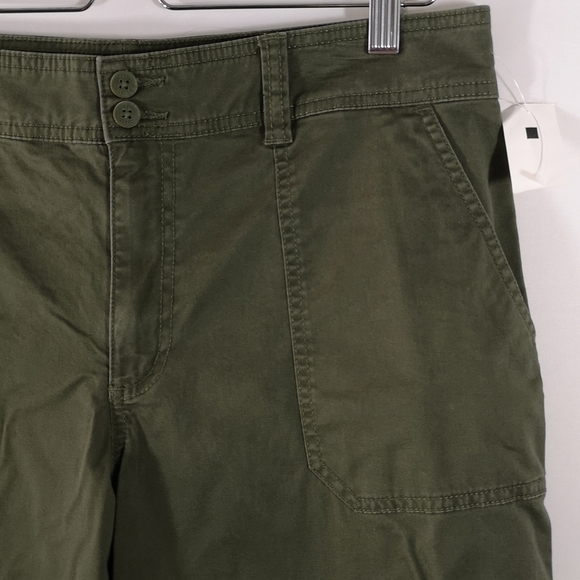 NWT Chaps Women's 3/4 Cargo, Petite Size 12, Military Green w/ pockets, straight - Picture 3 of 8
